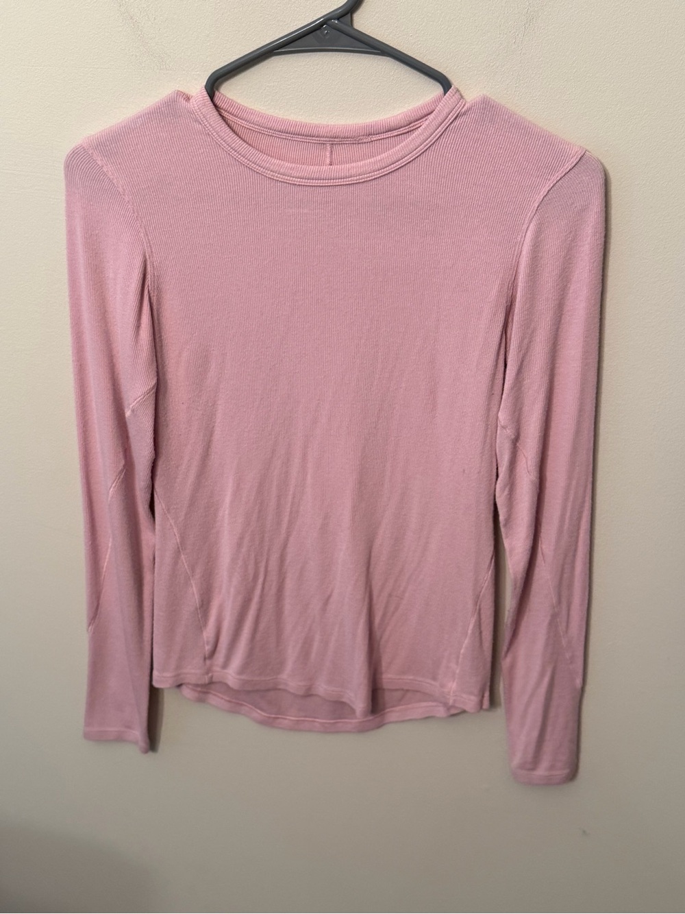 Lululemon Hold Tight Long Sleeve in light pink size 6